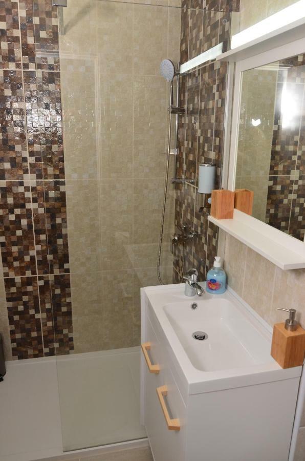 Aparthotel Danube Galaţi Esterno foto